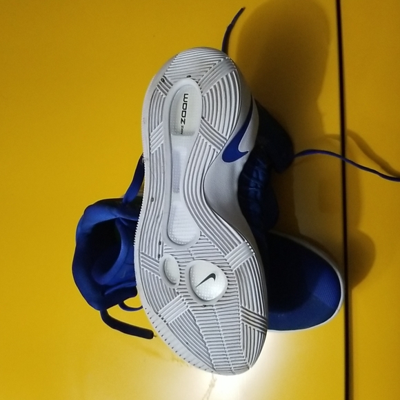 NIKE - HYPERDUNK blue Zoom- kids basketball shoes. Sz US 7m stle# 845120-001. - Picture 3 of 13